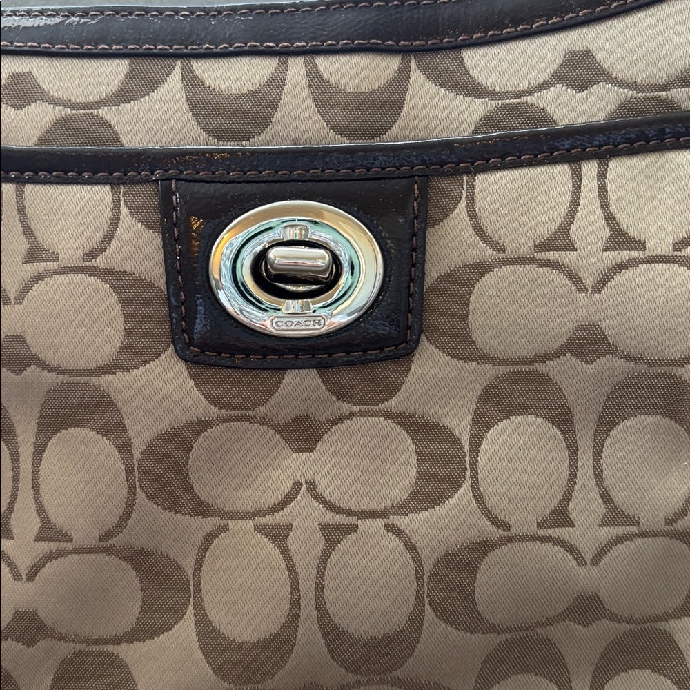 EUC Coach Tan and Brown Signature Shoulder Bag - Picture 2 of 5